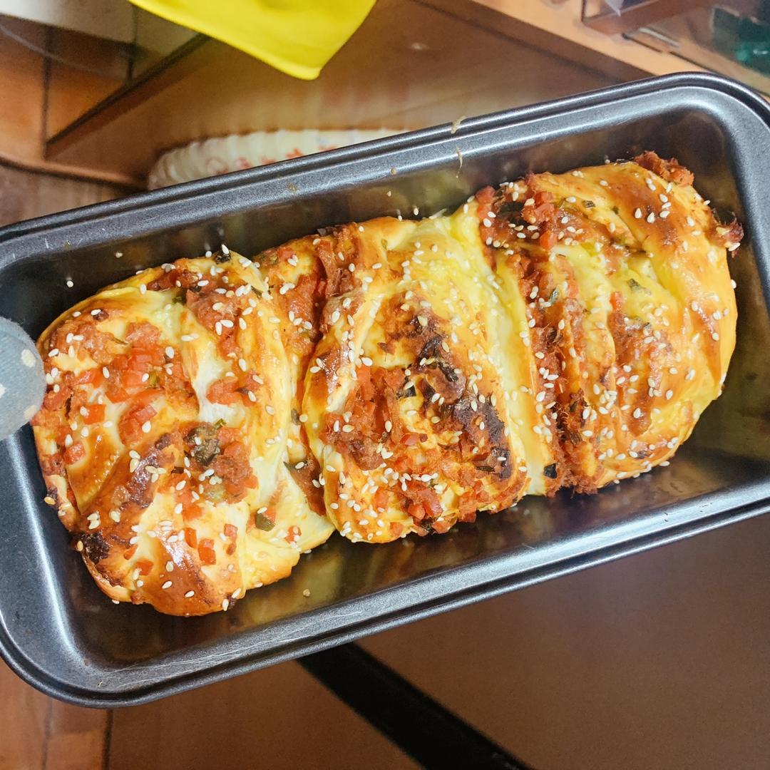 香葱肉松小方块面包