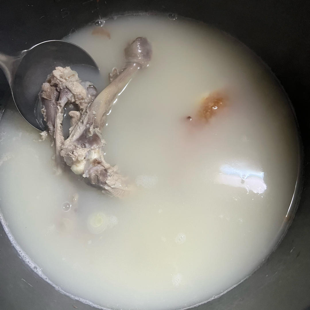 鸡骨头高汤