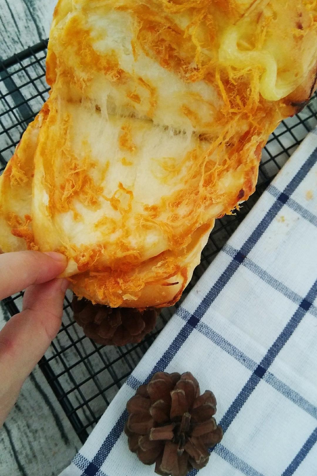 手撕肉松面包