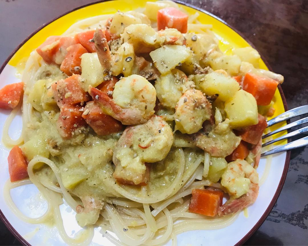 一人吃，吃什么好？                 吃咖喱意面吧