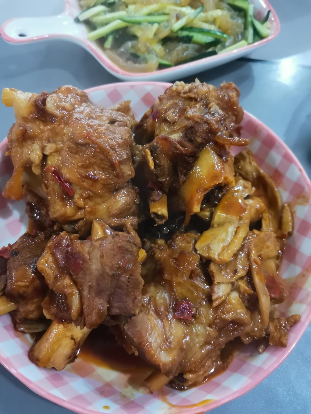 好吃到舔骨头的✨酱骨头✨