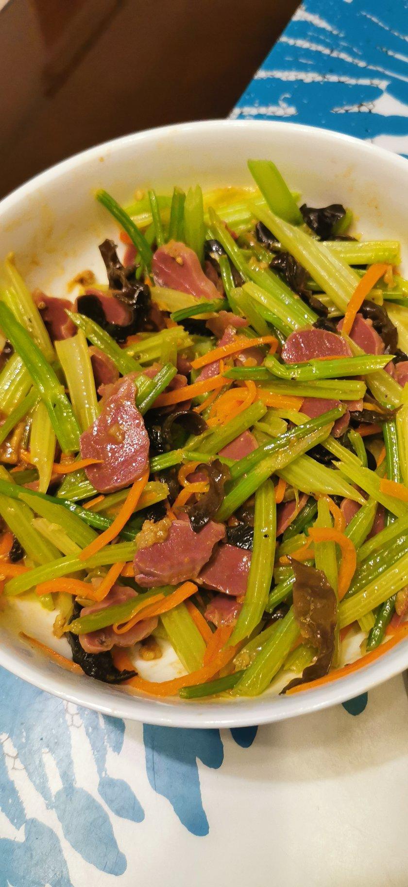 凉拌芹菜（简洁版）