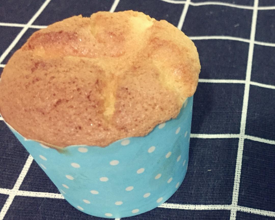 不用蛋清分离的纸杯蛋糕