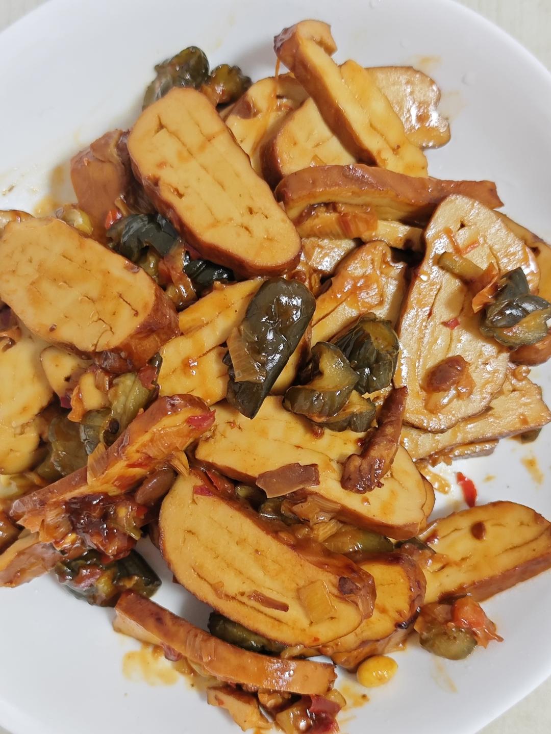香干炒青椒（比荤菜还好吃的素菜）
