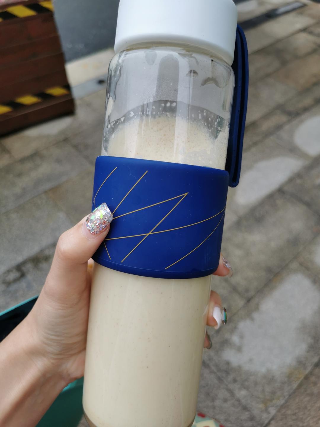 健康营养的苹果燕麦牛奶露！