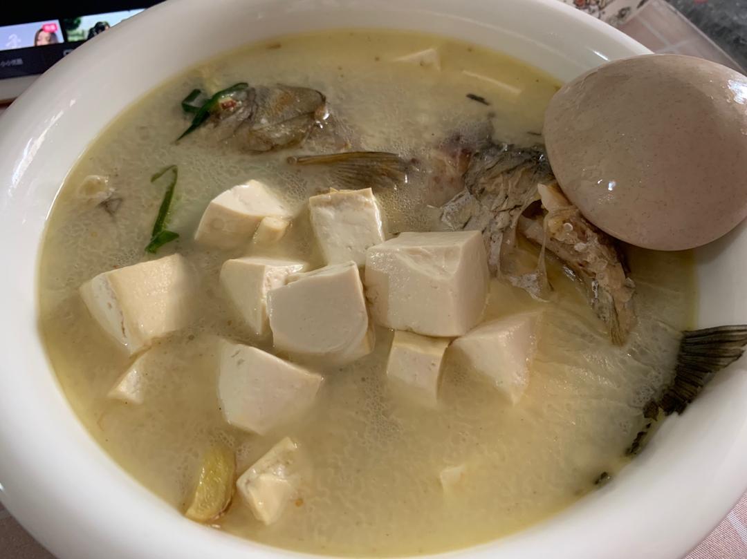 鲫鱼豆腐汤