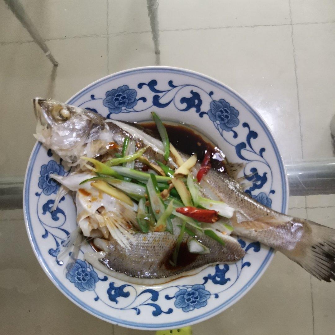10分钟做 清蒸鲈鱼 （附切鱼图解）