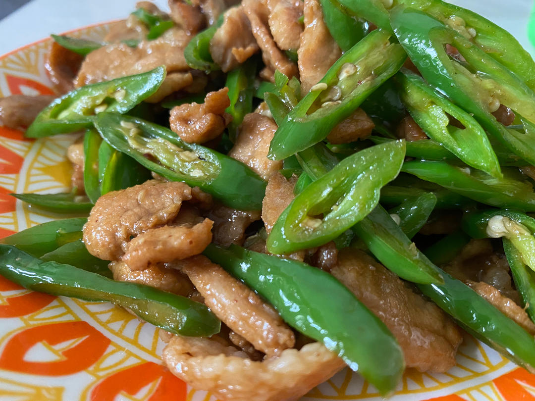 青椒肉丝，这样炒太好吃了。