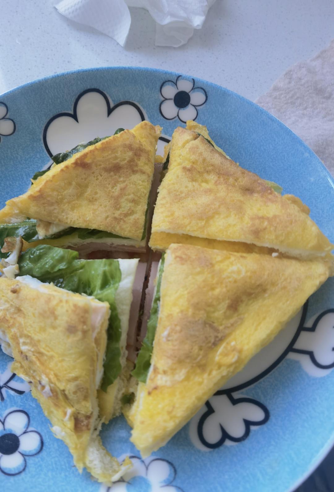 滑嫩嫩的自制三明治~