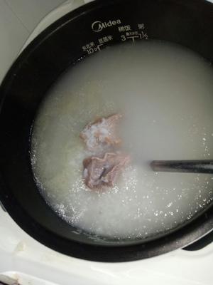 皮蛋瘦肉粥（电饭锅版）的做法 步骤4
