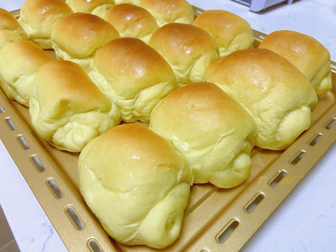 超软淡奶油小面包（餐包），一次发酵柔软拉丝，消耗淡奶油，持久柔软隔天不变硬