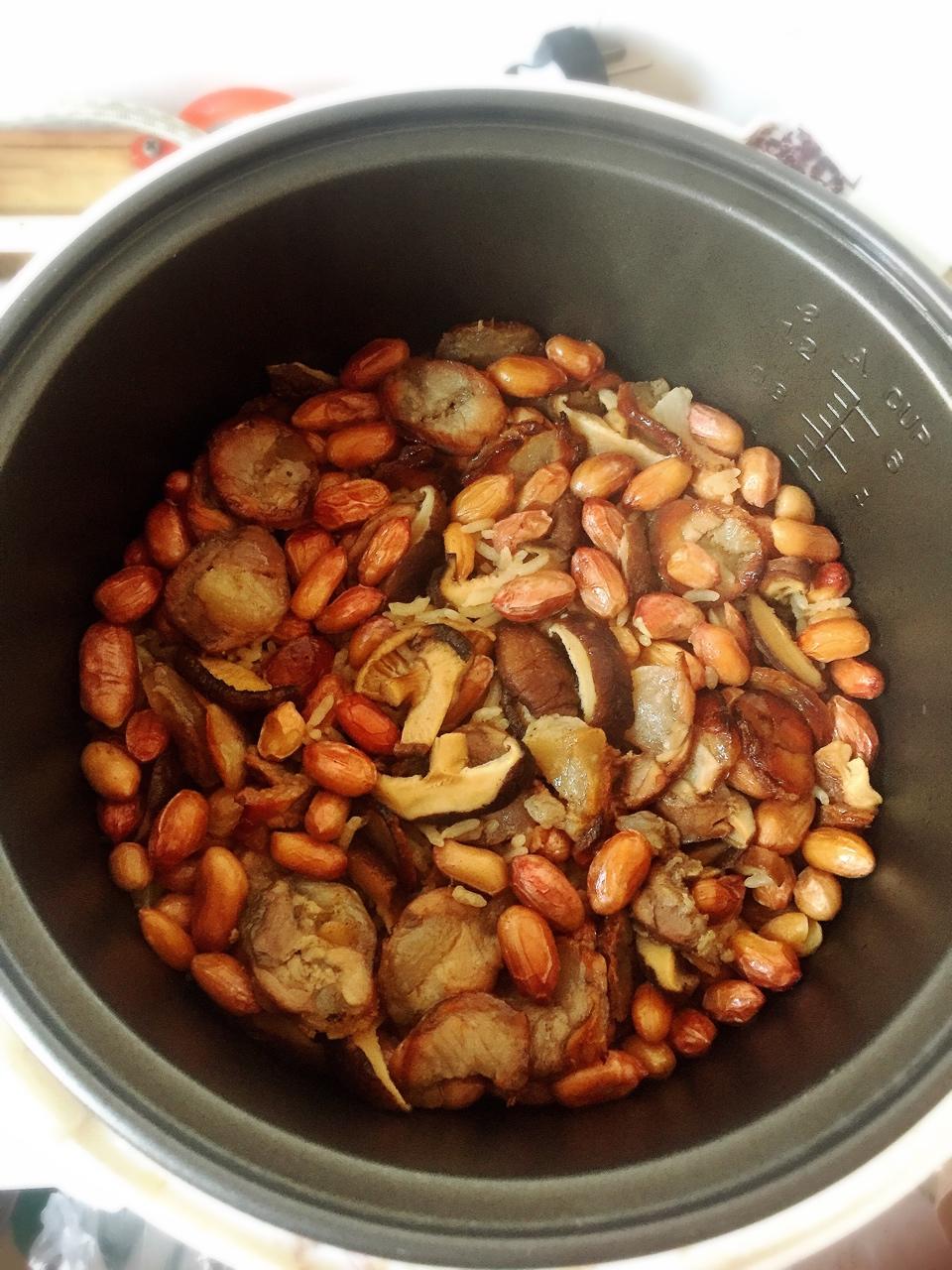 电饭锅版香菇腊肠饭