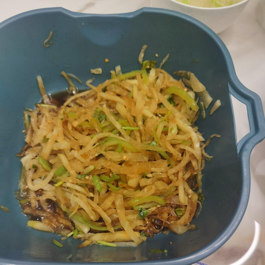 凉拌苤蓝丝