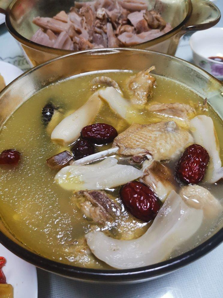 保命汤姬松茸炖鸡汤