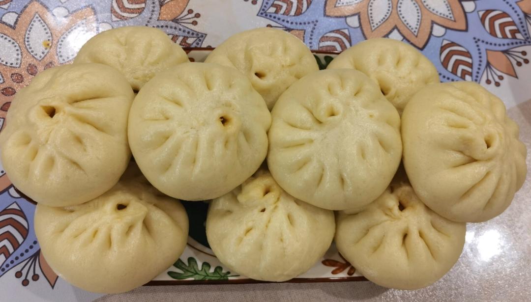 松软多汁的肉包子