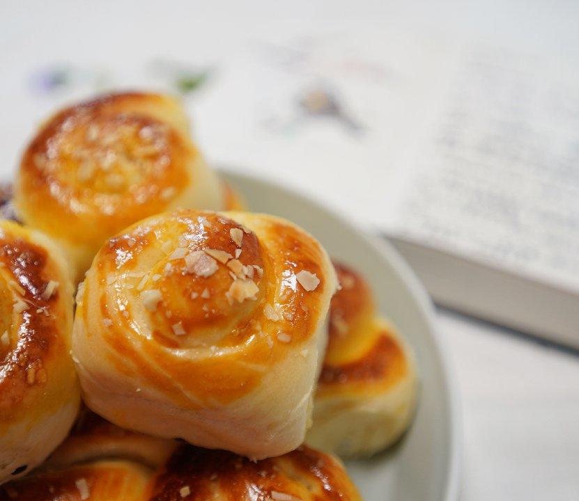 脆底蜂蜜小面包