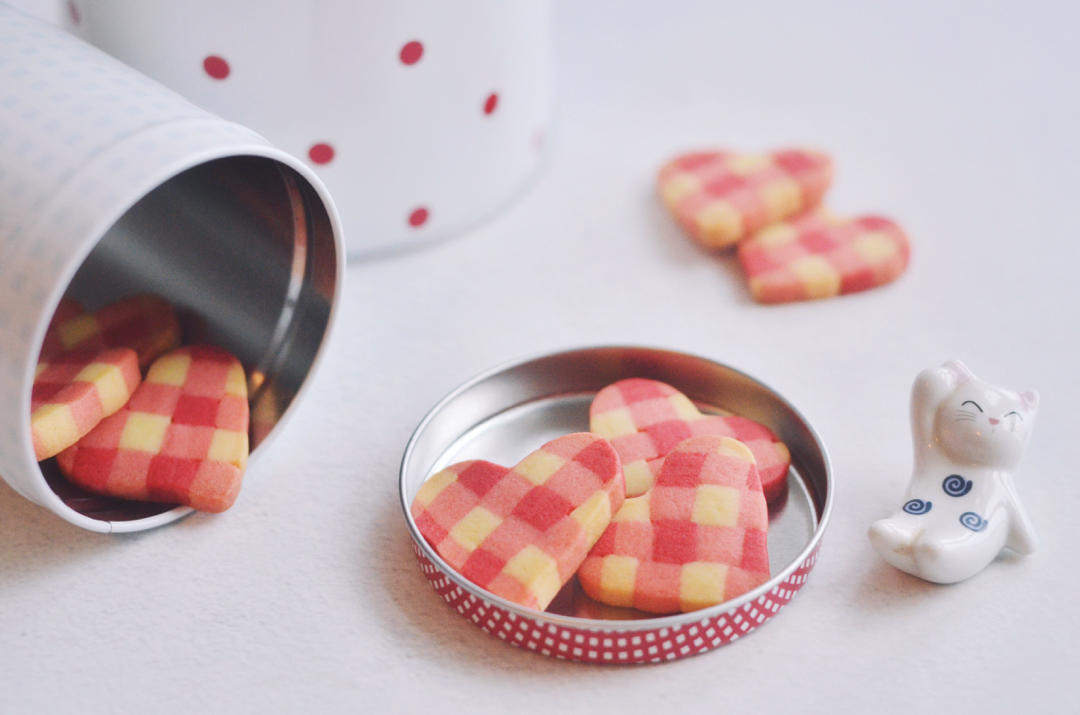 ins风格子心形饼干