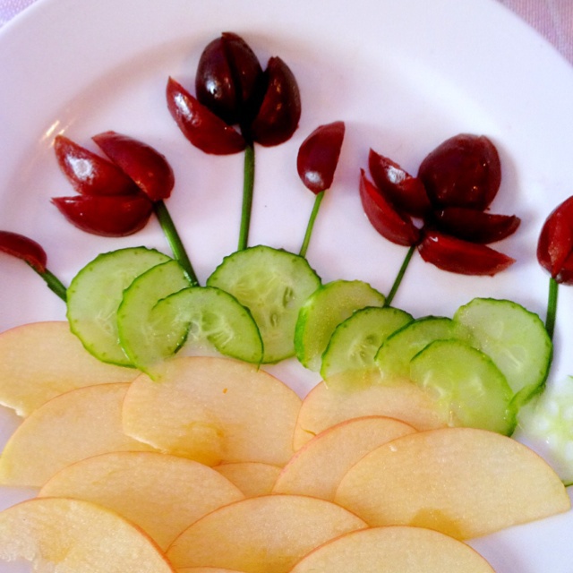 厨房小魔仙做的水果拼盘