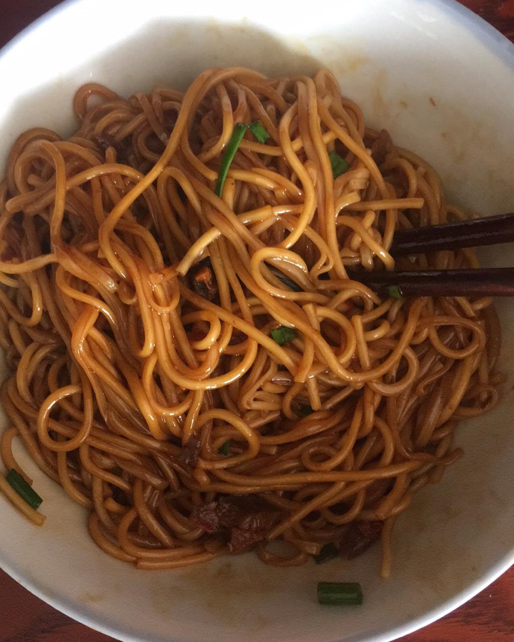 p佳做的葱油拌面