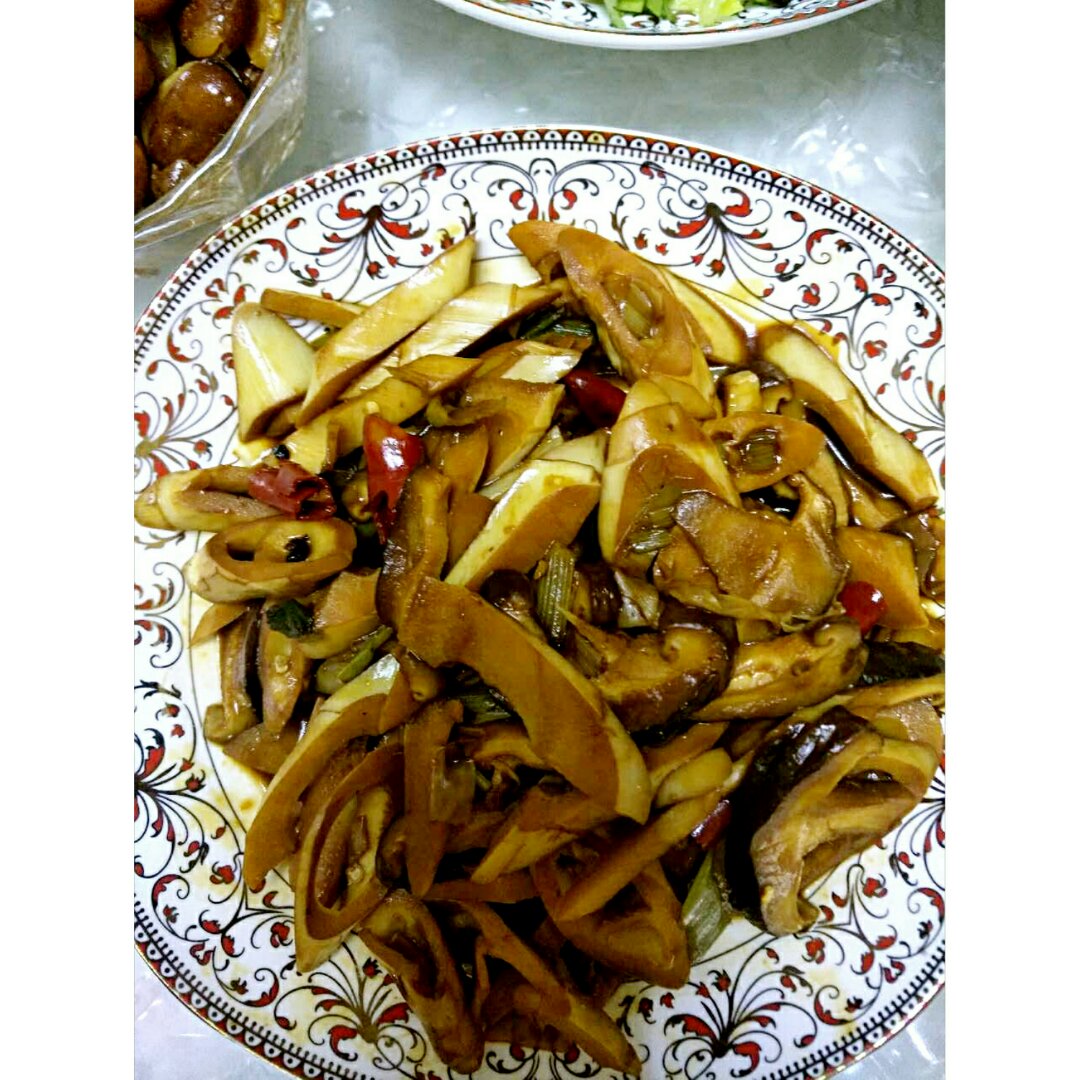 鲜笋香菇