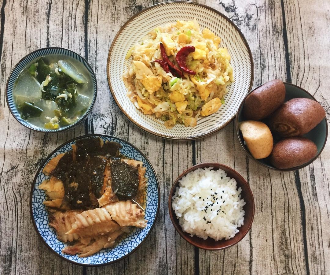 包菜粉丝炒鸡蛋