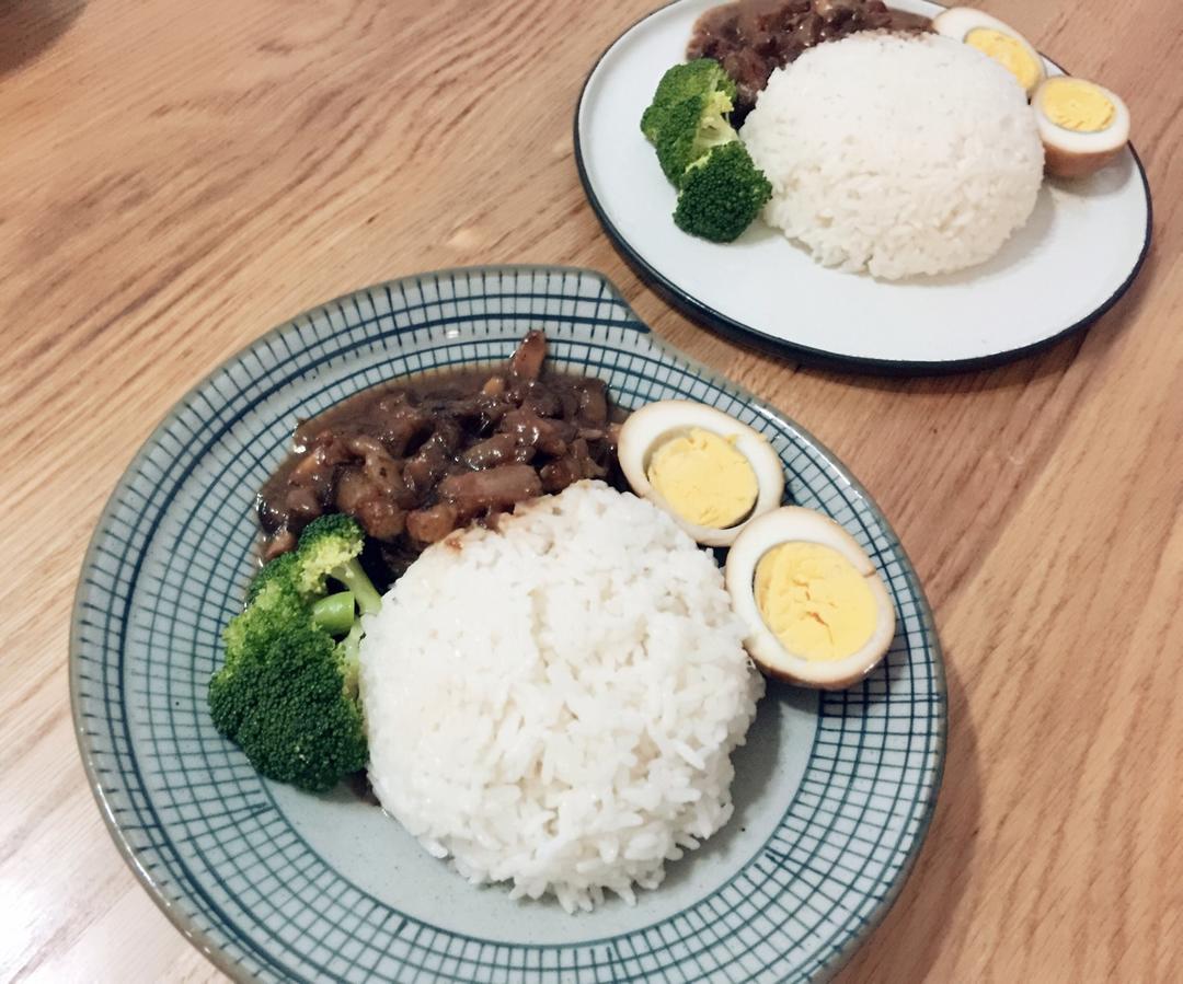 洋葱酥卤肉饭