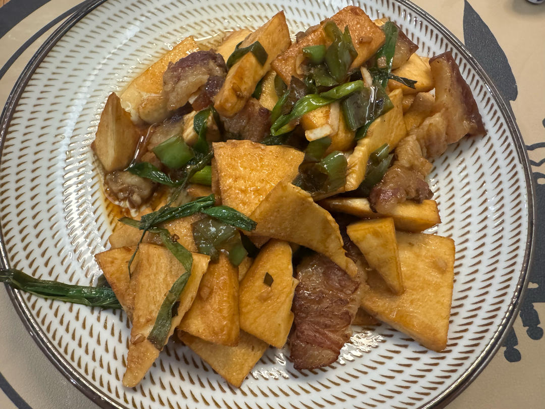 腊肉炒云南甜笋
