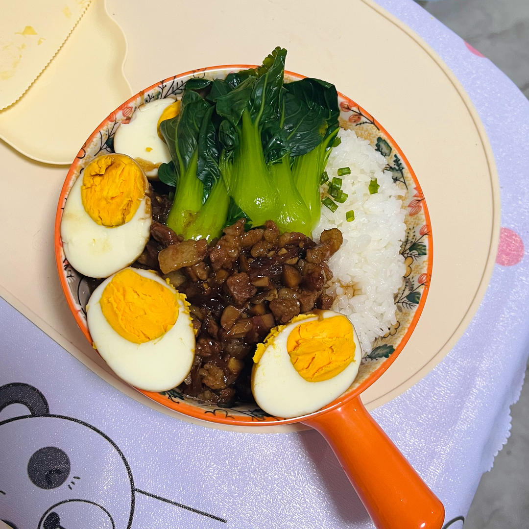 洋葱酥卤肉饭