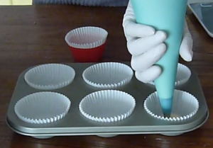 视频菜谱-纸杯蛋糕的做法 步骤9