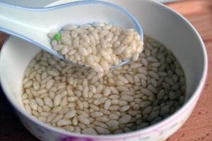 红糖开水冲泡米米的做法 步骤5