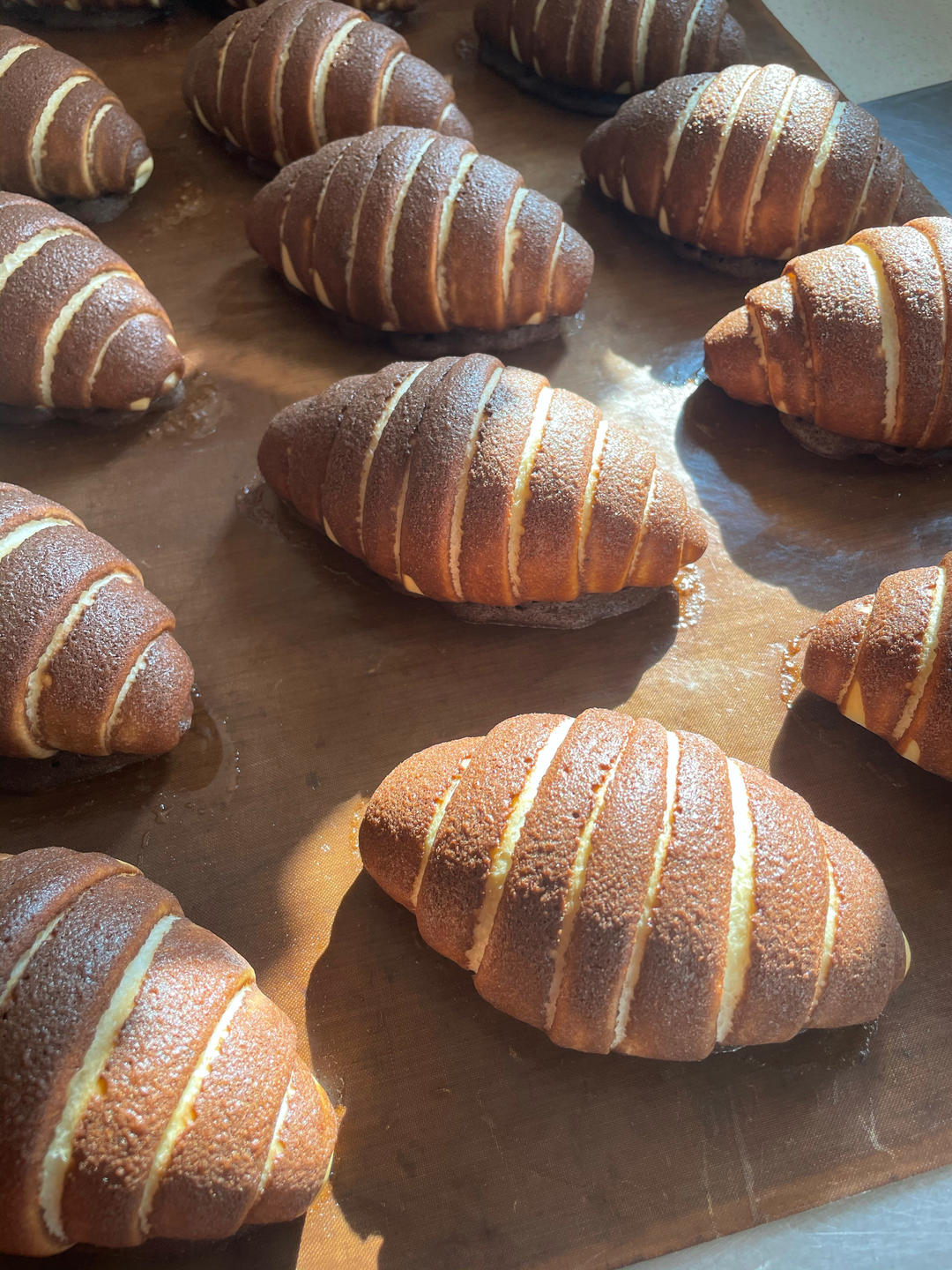 咸香黑芝麻盐面包