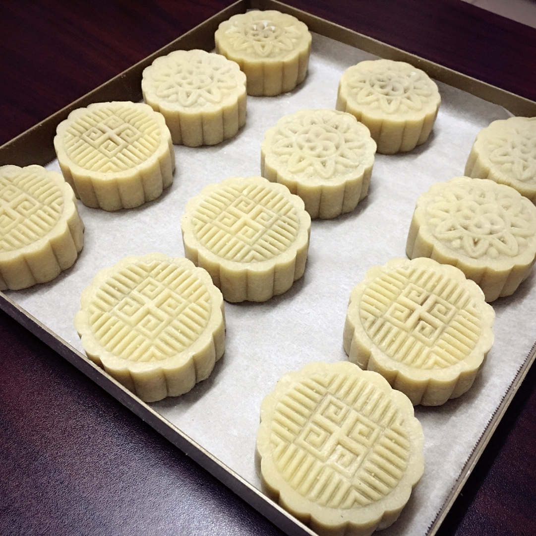 广式月饼—蛋黄莲蓉月饼