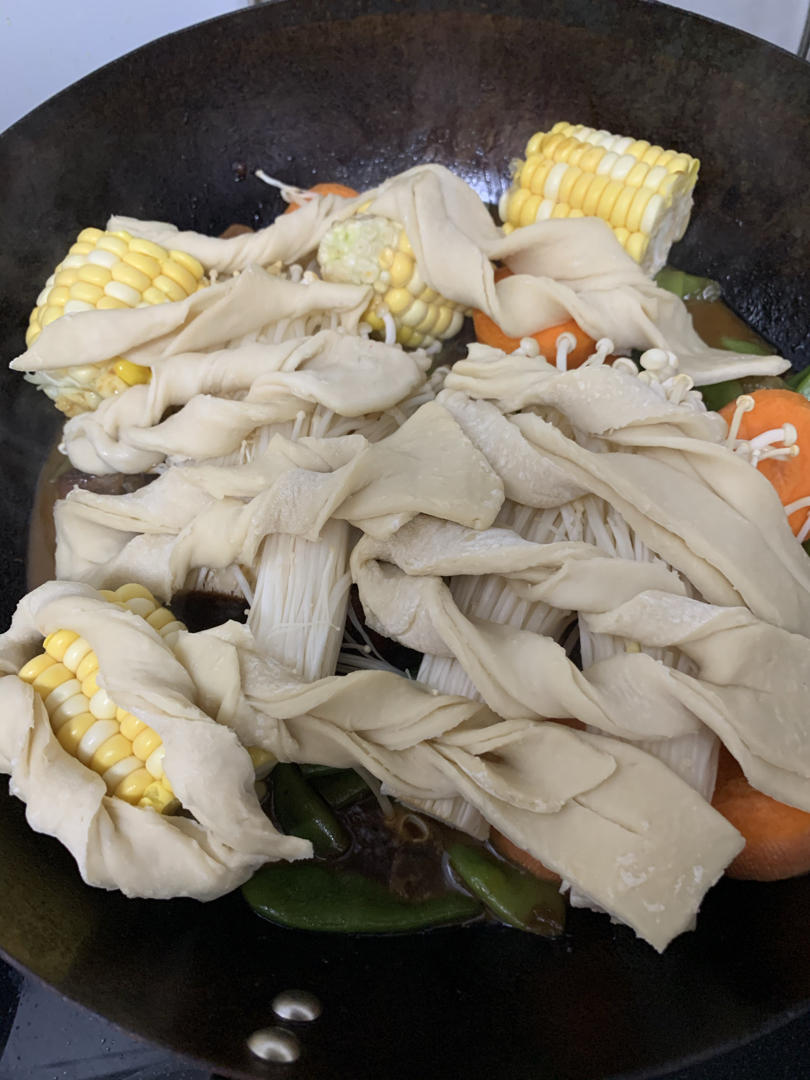 排骨豆角闷卷子