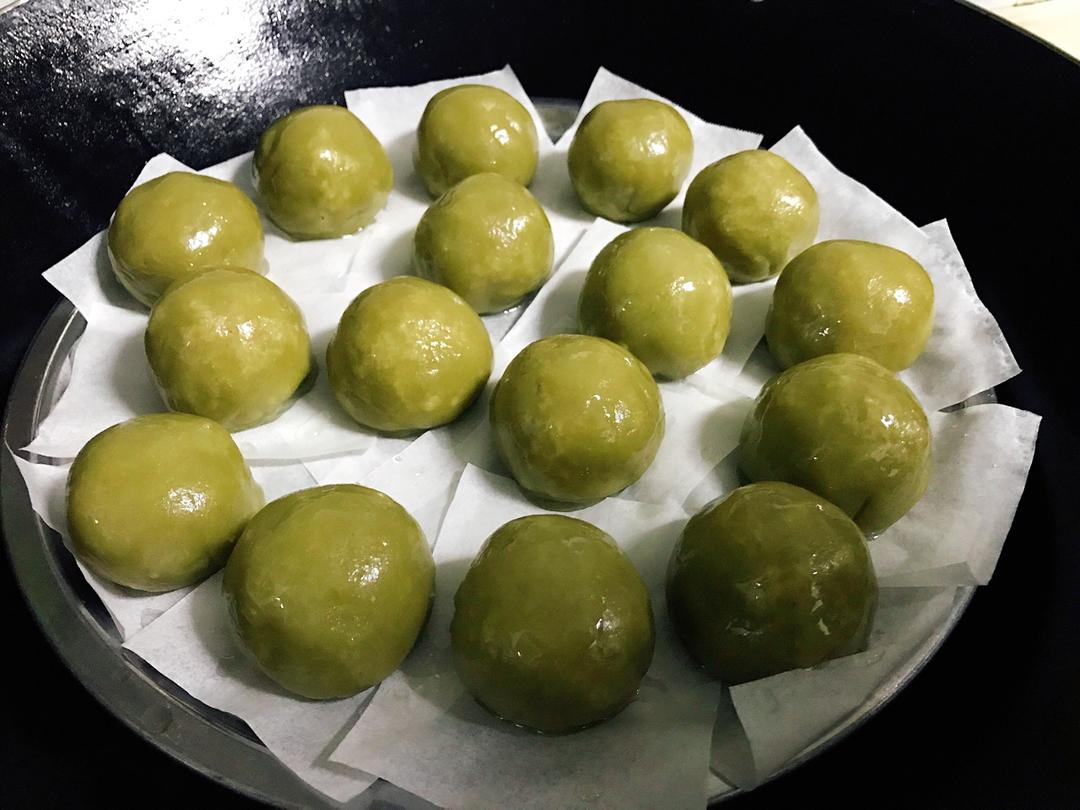 网红青团～～咸蛋黄肉松青团