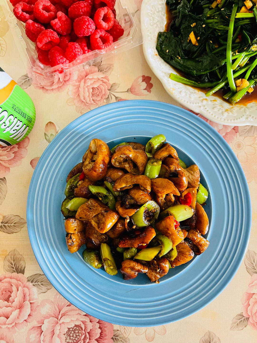 好吃到爆火爆肥肠