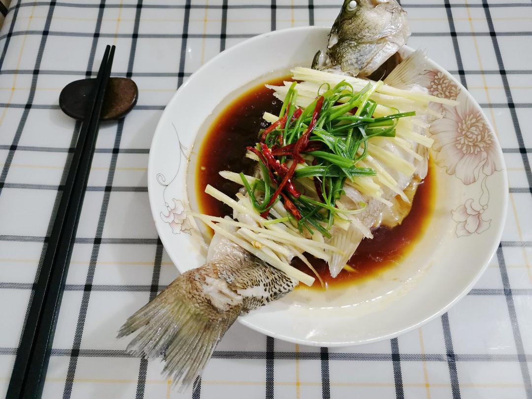 清蒸鲈鱼