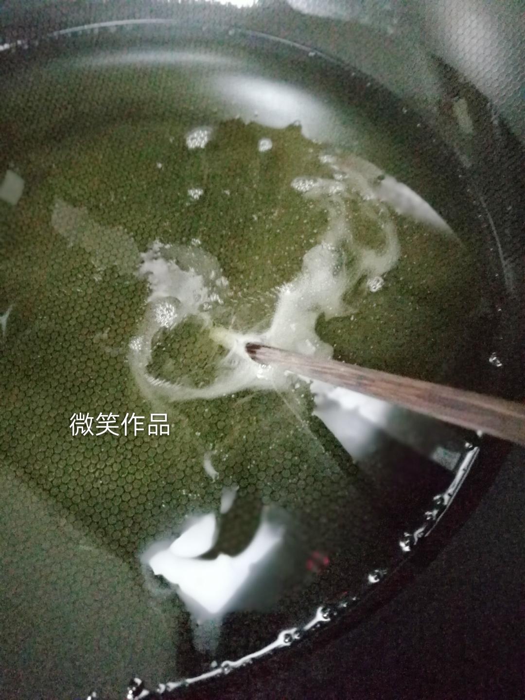 健康油条的做法 步骤5