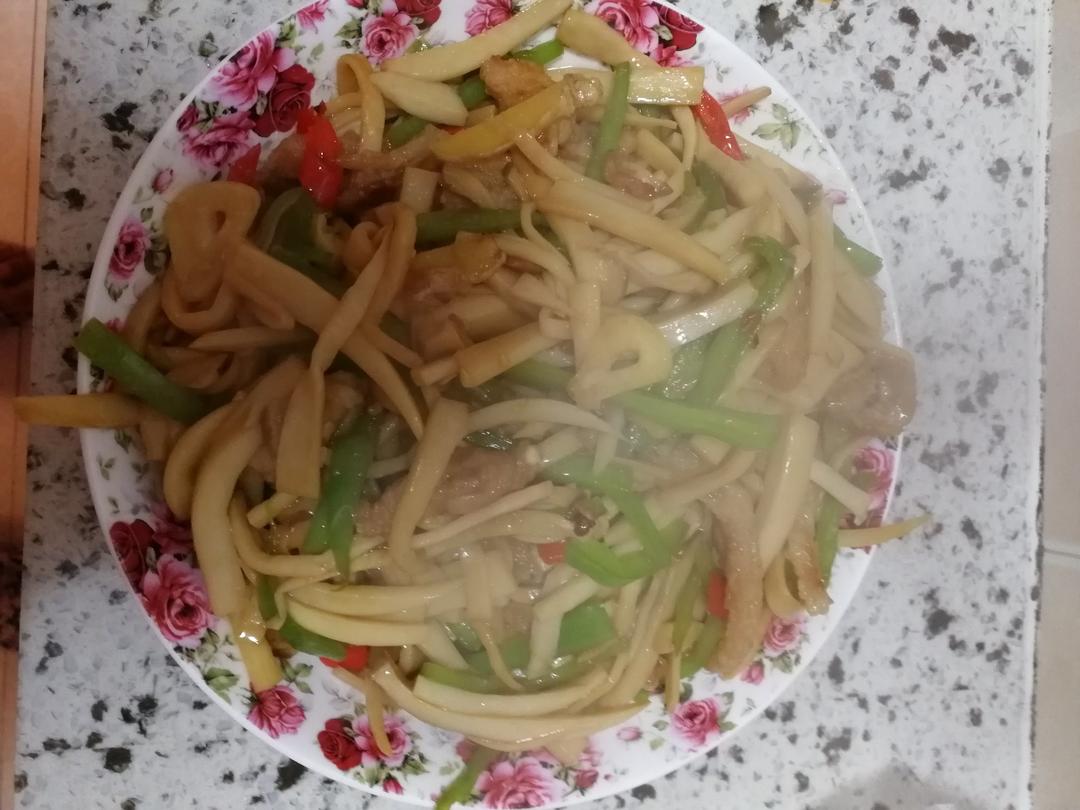 杏鲍菇炒肉丝