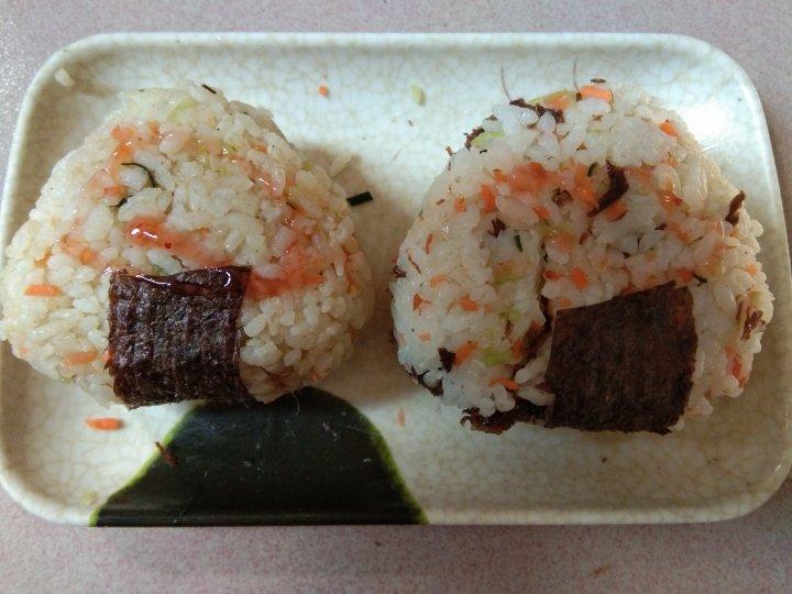 宝宝辅食：虾仁什锦饭团