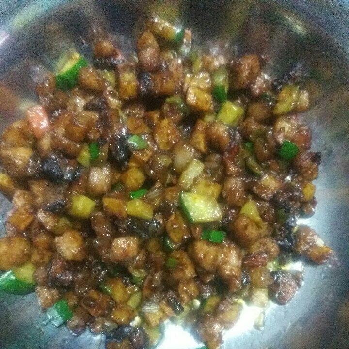 酱爆肉丁（简单快手下饭）