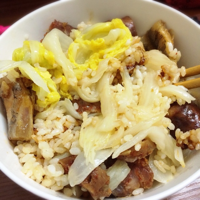 电饭锅酱油肉香肠焖饭