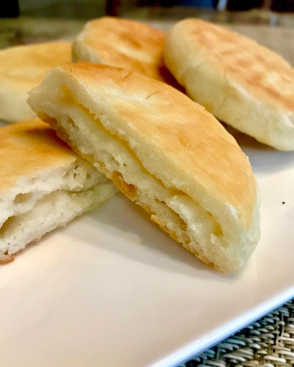 蛋挞lcdj做的发面油酥小糖饼