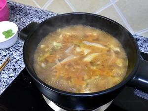 海鲜蔬菜年糕拉面锅的做法 步骤12