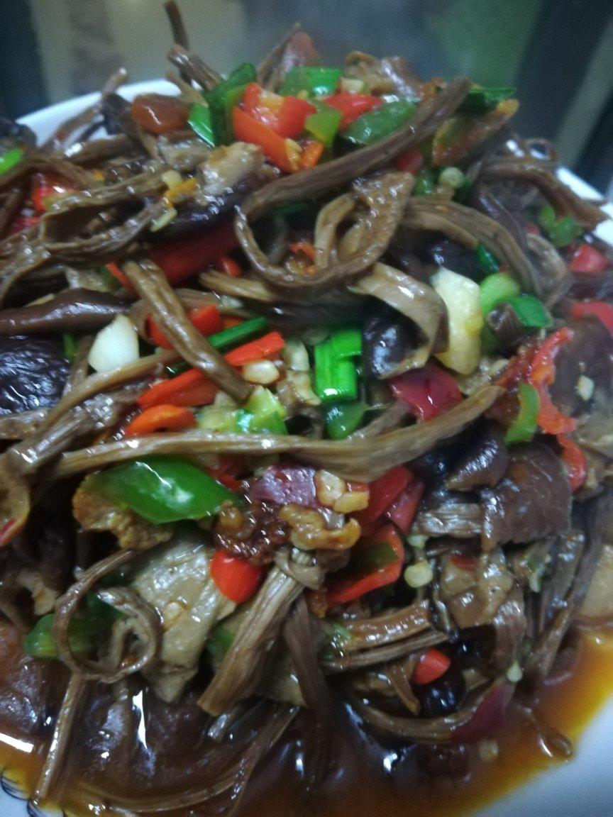 茶树菇炒肉