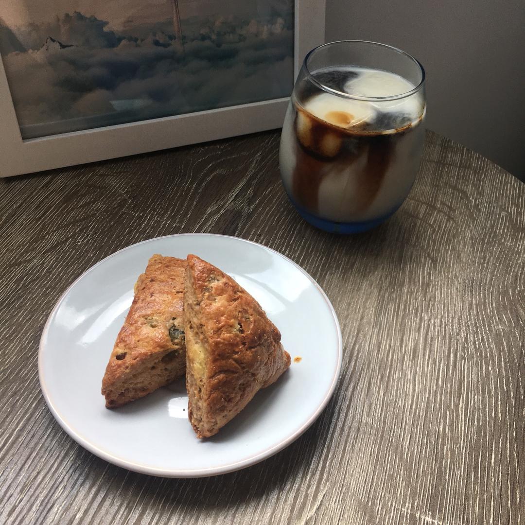 榨菜芝士司康（椰子油、全麦粉）