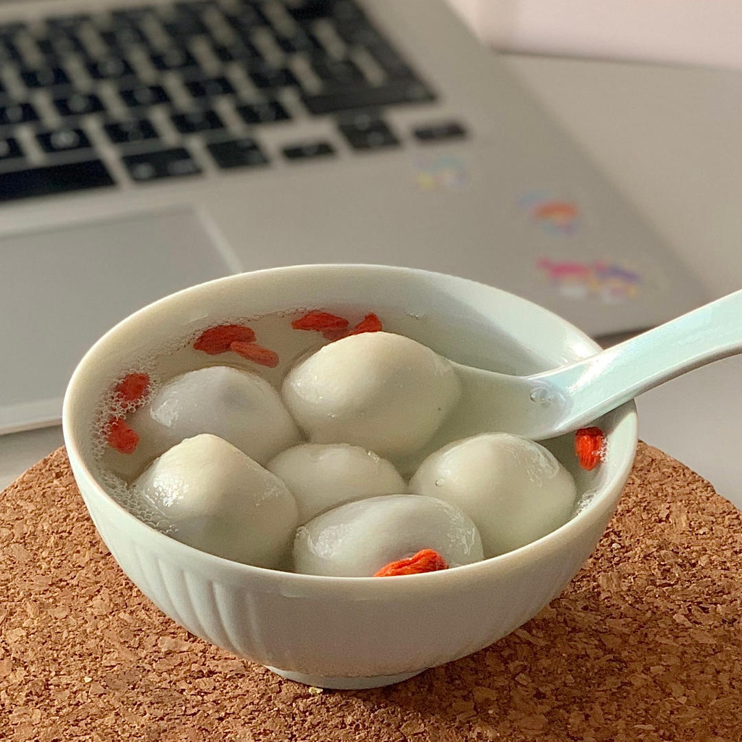 花生黑芝麻汤圆