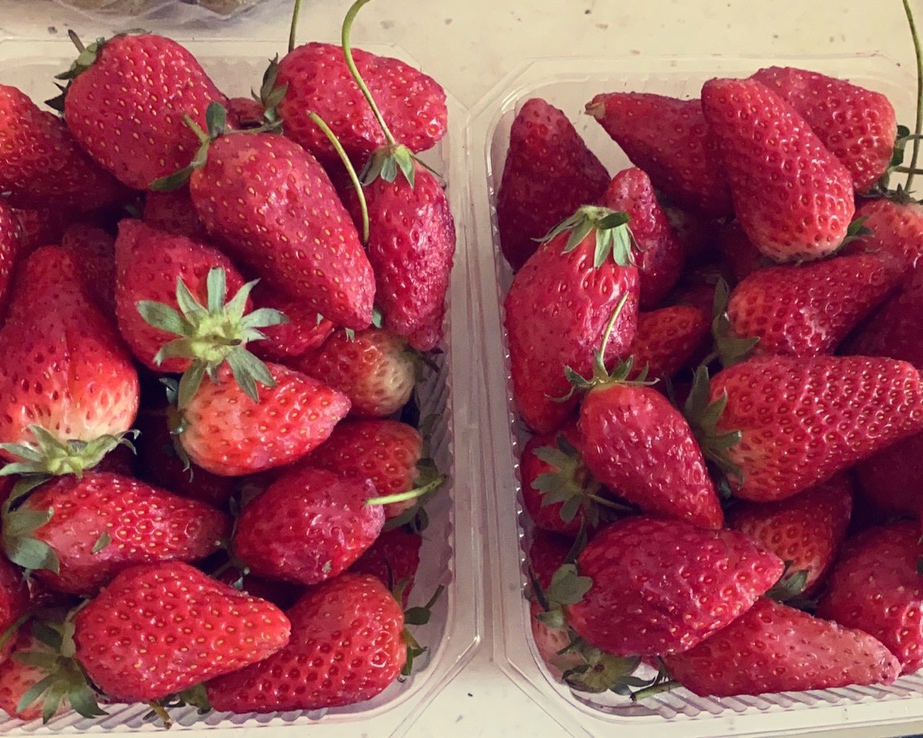 夏日解渴必备甜品-冰冻草莓的做法 步骤1