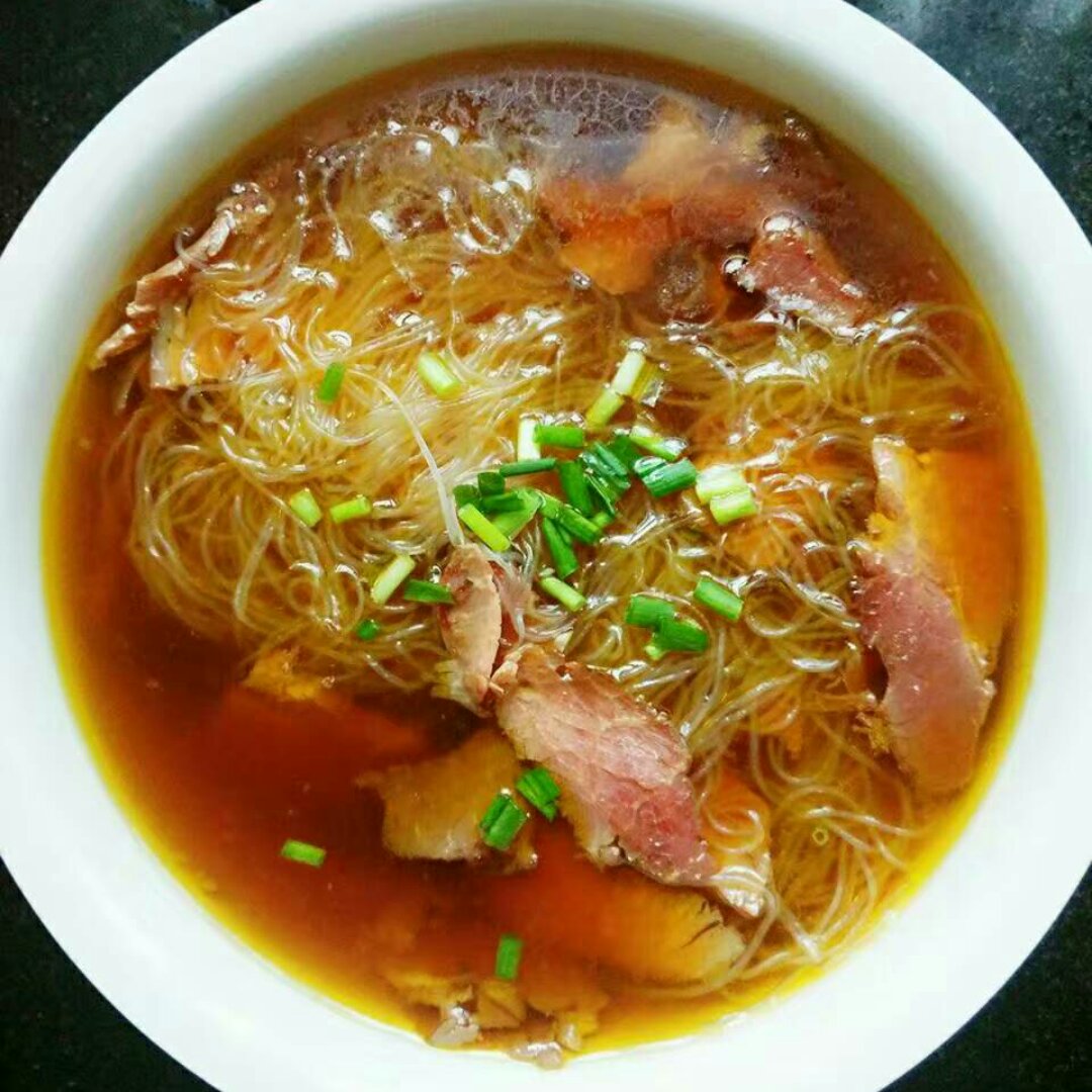 渊儿的爸爸做的牛肉粉丝汤