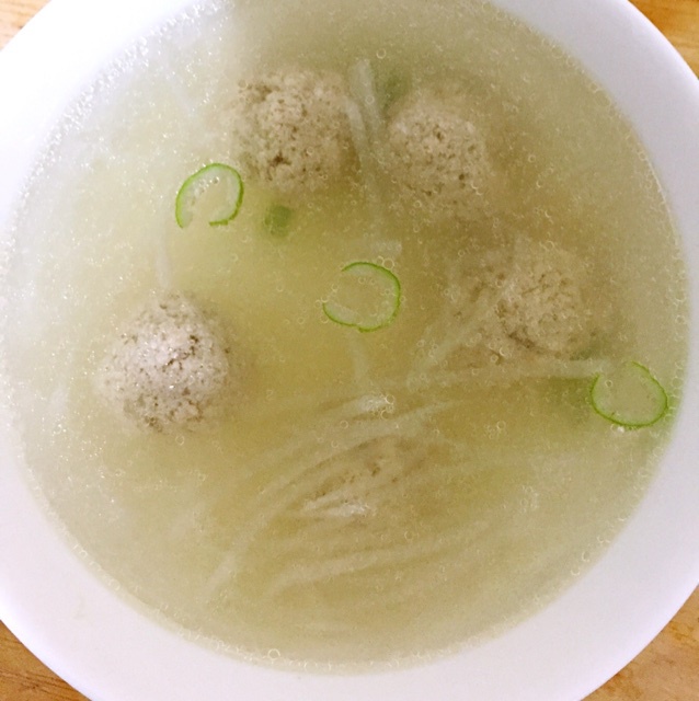 【10分钟系列】白萝卜豆腐圆子汤