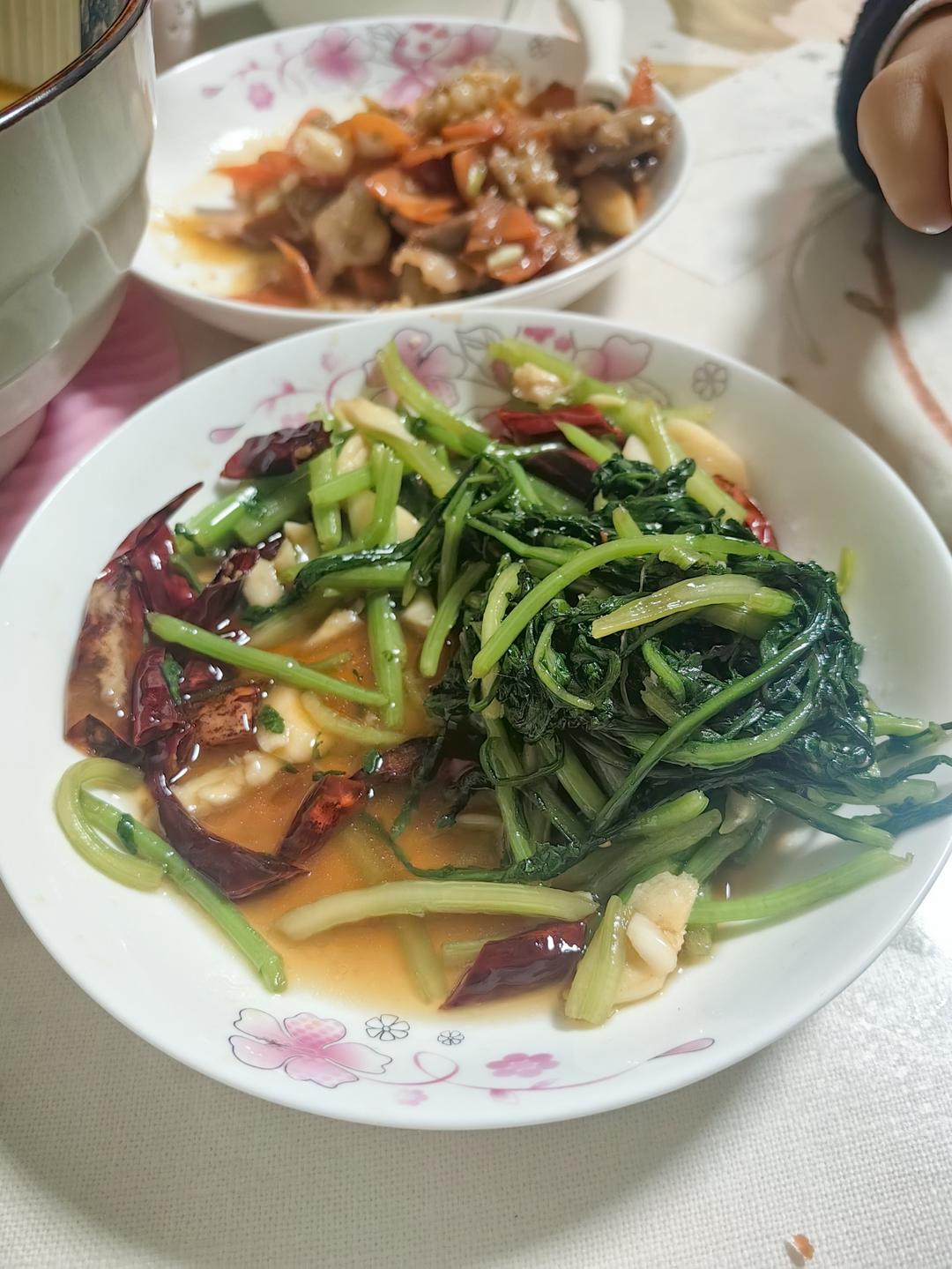 炝拌茼蒿